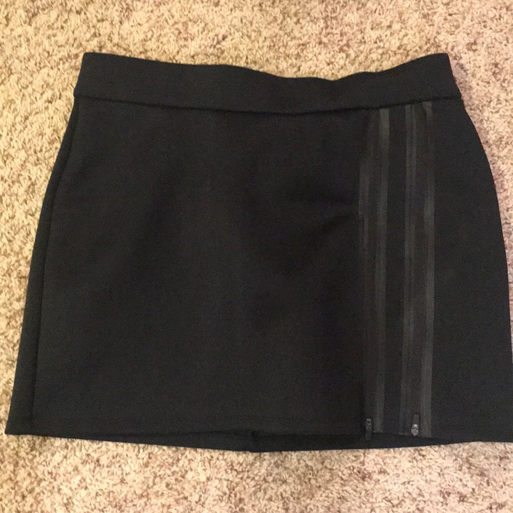 fabletics black skirt